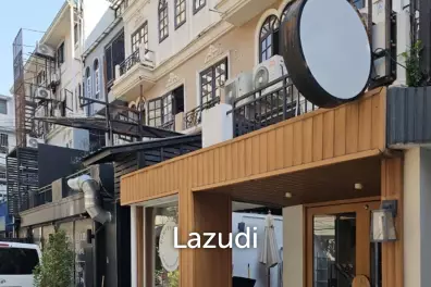 250 sqm 5.5 Floor Retail Space in Khlong Toei Nuea Bangkok