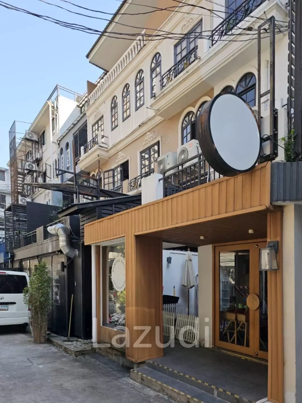 อาคารร้านค้า 5 ชั้นครึ่ง 250 ตร.ม. ย่านคลองเตยเหนือ วัฒนา