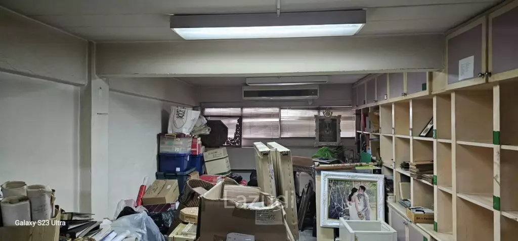 240 sqm multi-storey retail building in Khlong San Bangkok