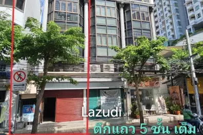 240 sqm multi-storey retail building in Khlong San Bangkok