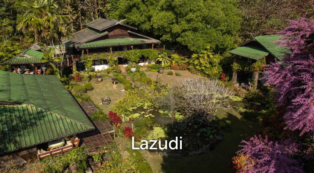 ขายบ้านไม้สัก 3 หลัง 7 ห้องนอน บนเนินใกล้ตัวเมืองเชียงราย