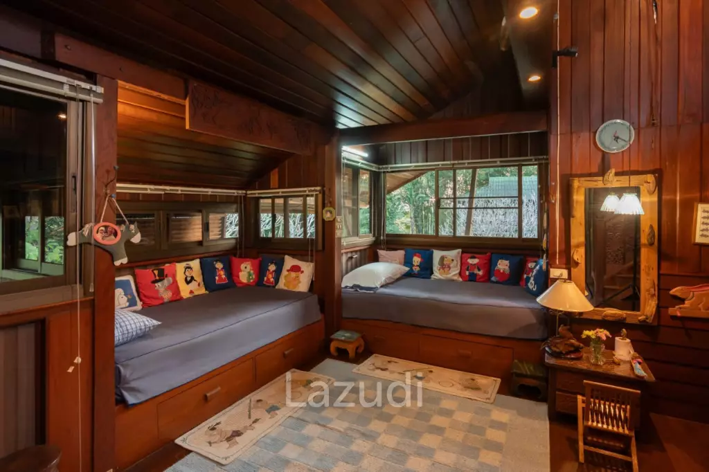 ขายบ้านไม้สัก 3 หลัง 7 ห้องนอน บนเนินใกล้ตัวเมืองเชียงราย