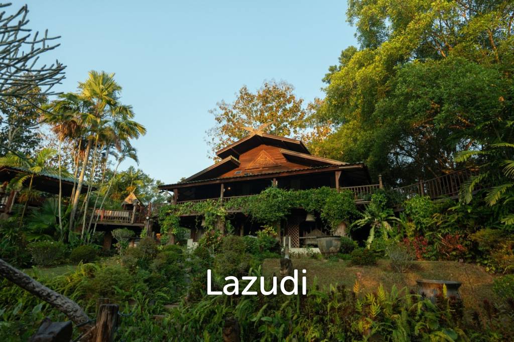 ขายบ้านไม้สัก 3 หลัง 7 ห้องนอน บนเนินใกล้ตัวเมืองเชียงราย