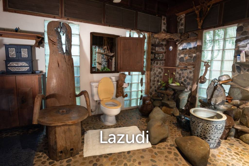 ขายบ้านไม้สัก 3 หลัง 7 ห้องนอน บนเนินใกล้ตัวเมืองเชียงราย