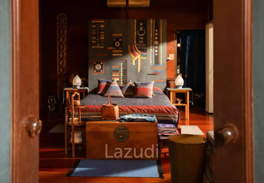 ขายบ้านไม้สัก 3 หลัง 7 ห้องนอน บนเนินใกล้ตัวเมืองเชียงราย