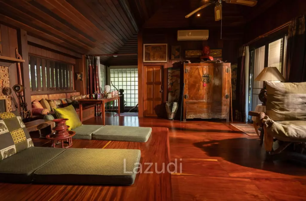 ขายบ้านไม้สัก 3 หลัง 7 ห้องนอน บนเนินใกล้ตัวเมืองเชียงราย