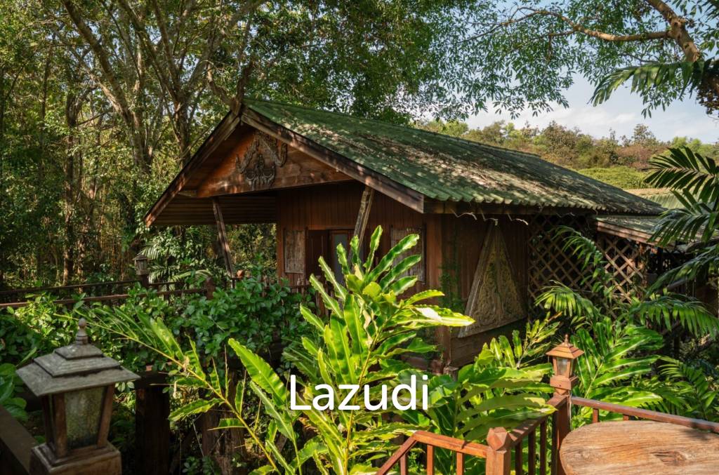 ขายบ้านไม้สัก 3 หลัง 7 ห้องนอน บนเนินใกล้ตัวเมืองเชียงราย