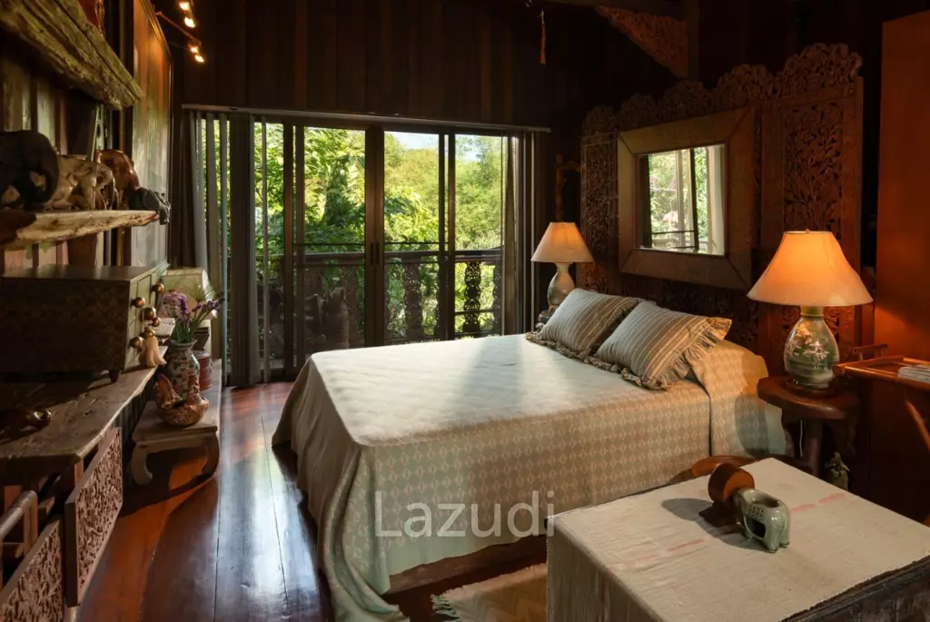 ขายบ้านไม้สัก 3 หลัง 7 ห้องนอน บนเนินใกล้ตัวเมืองเชียงราย