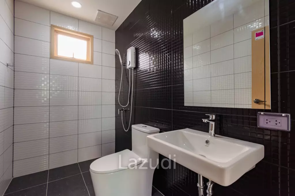 348 sqm modern pool villa in Pak Nam Pran Pran Buri