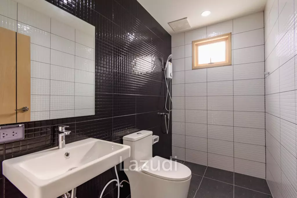 348 sqm modern pool villa in Pak Nam Pran Pran Buri