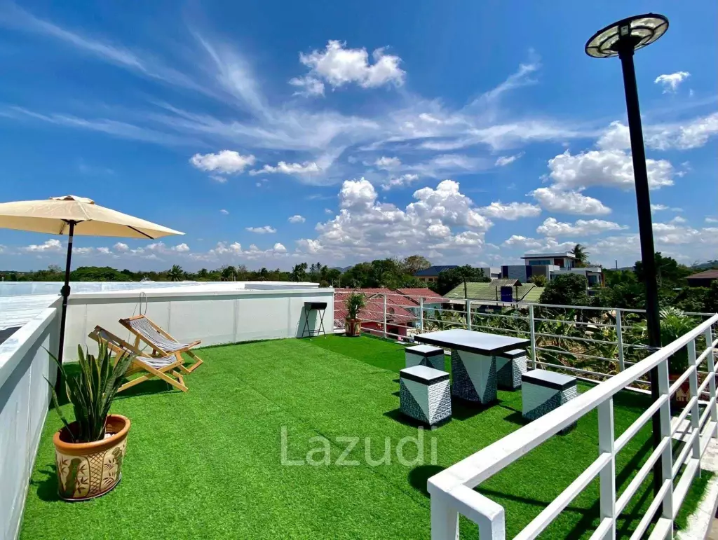Modern Pool Villa with Private Rooftop Lounge Pong