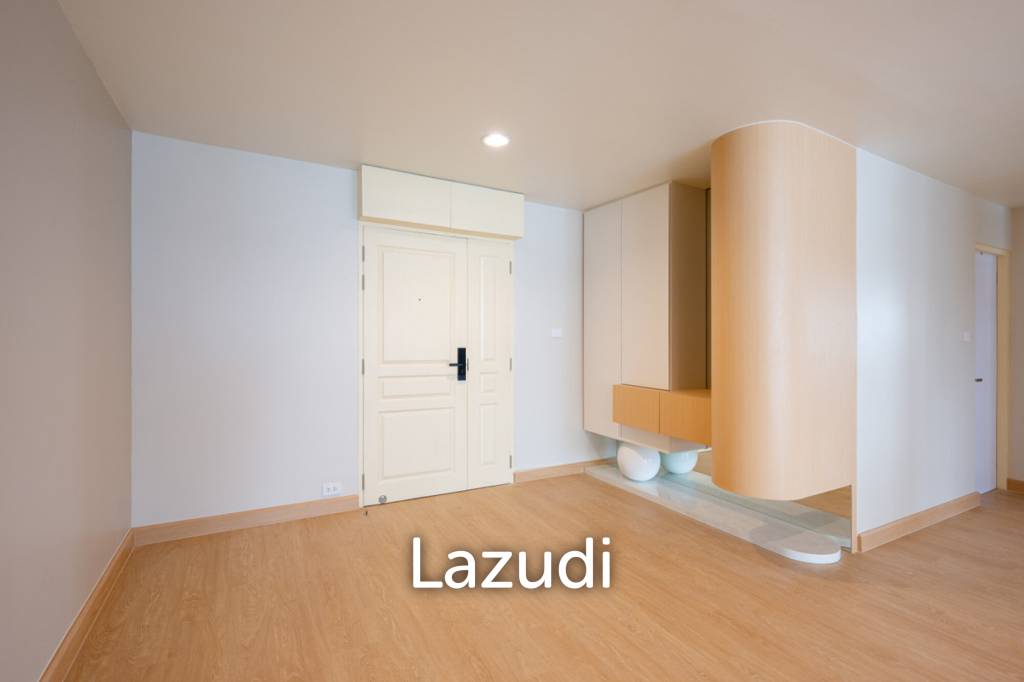 144 sqm condo at The Waterford Diamond Khlong Toei Bangkok