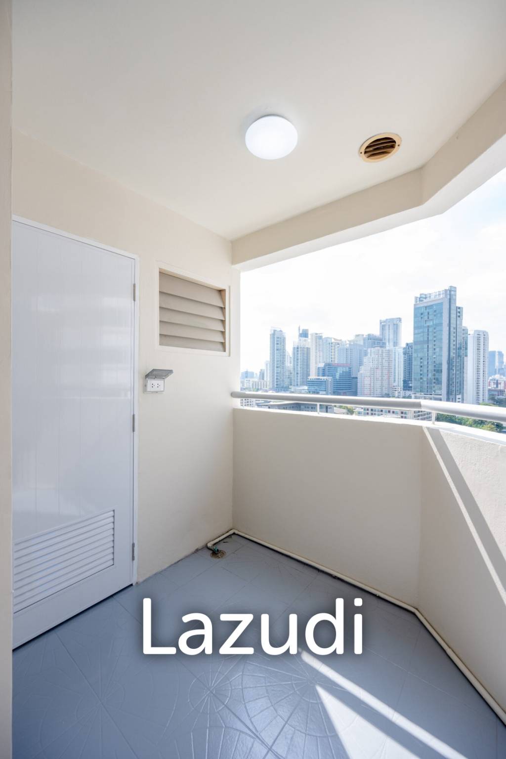 144 sqm condo at The Waterford Diamond Khlong Toei Bangkok