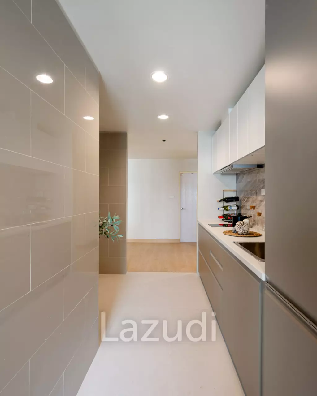 144 sqm condo at The Waterford Diamond Khlong Toei Bangkok