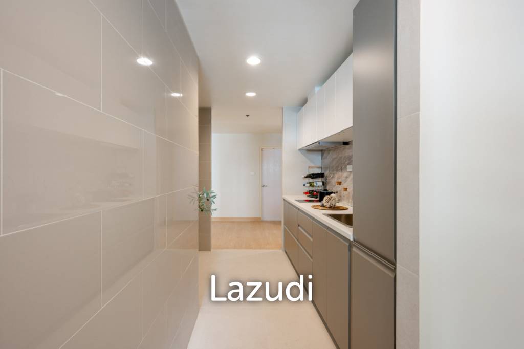 144 sqm condo at The Waterford Diamond Khlong Toei Bangkok