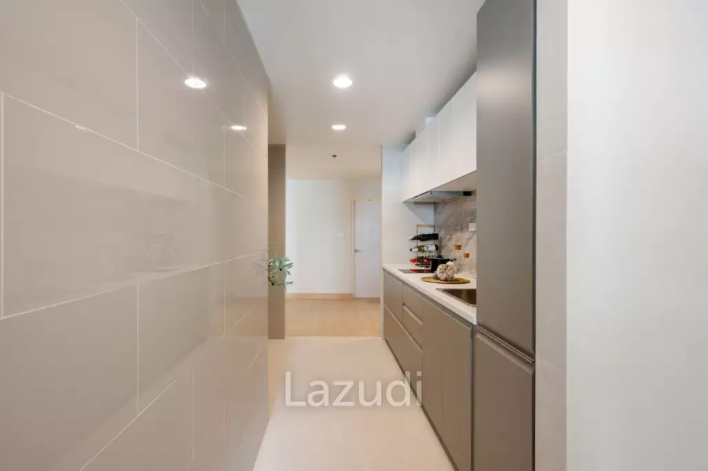 144 sqm condo at The Waterford Diamond Khlong Toei Bangkok