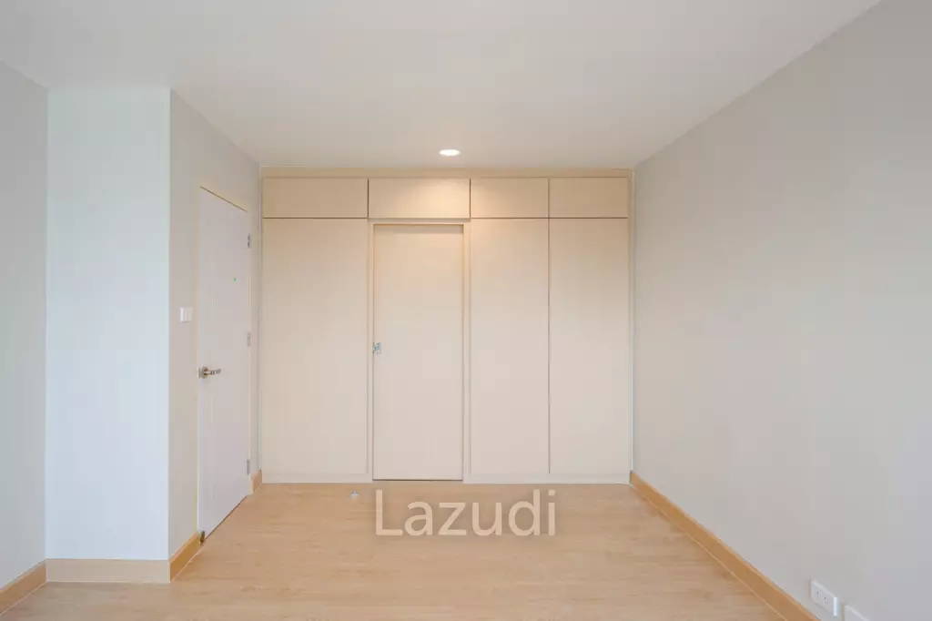 144 sqm condo at The Waterford Diamond Khlong Toei Bangkok