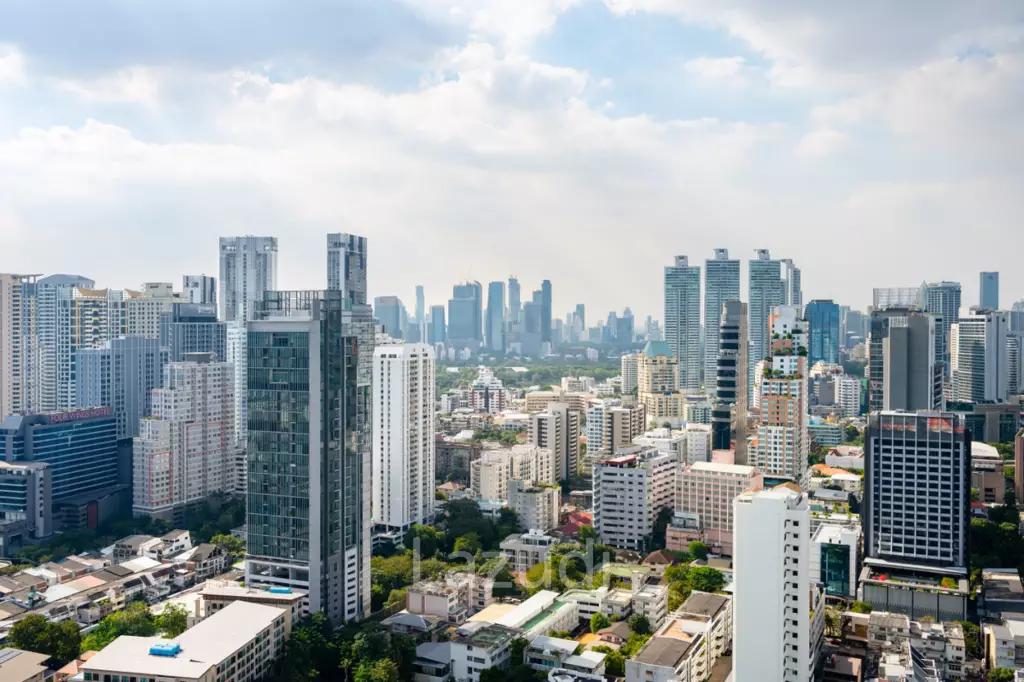 144 sqm condo at The Waterford Diamond Khlong Toei Bangkok