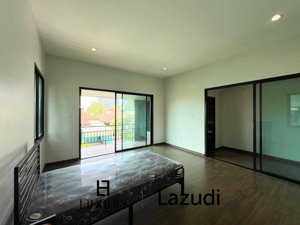 134 sqm modern townhouse in Nong Khae Hua Hin with garden
