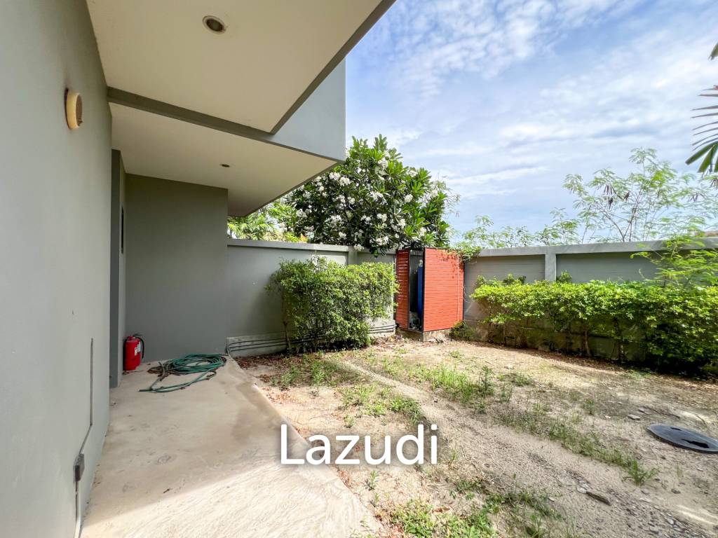 134 sqm modern townhouse in Nong Khae Hua Hin with garden