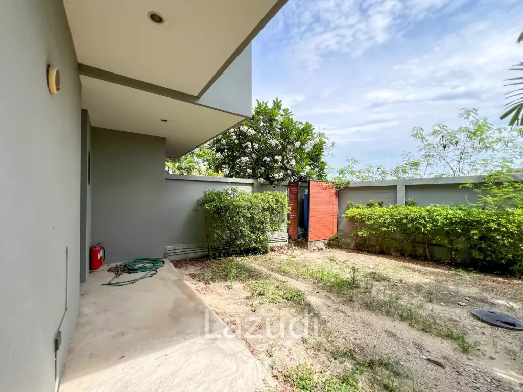 134 sqm modern townhouse in Nong Khae Hua Hin with garden
