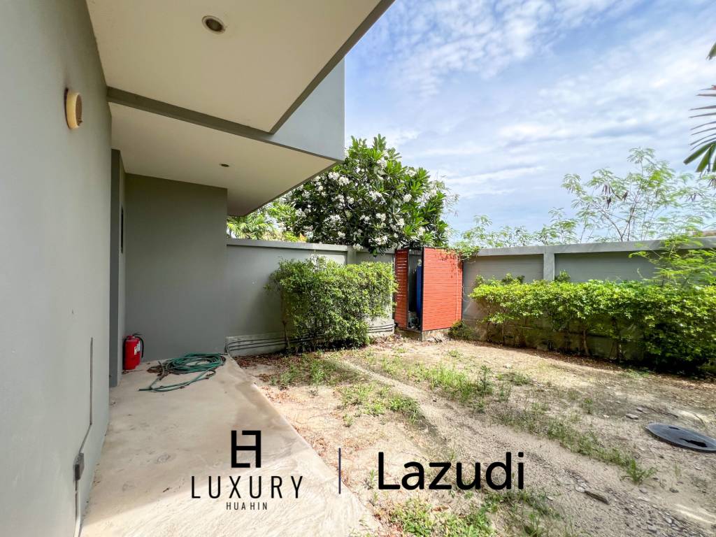 134 sqm modern townhouse in Nong Khae Hua Hin with garden