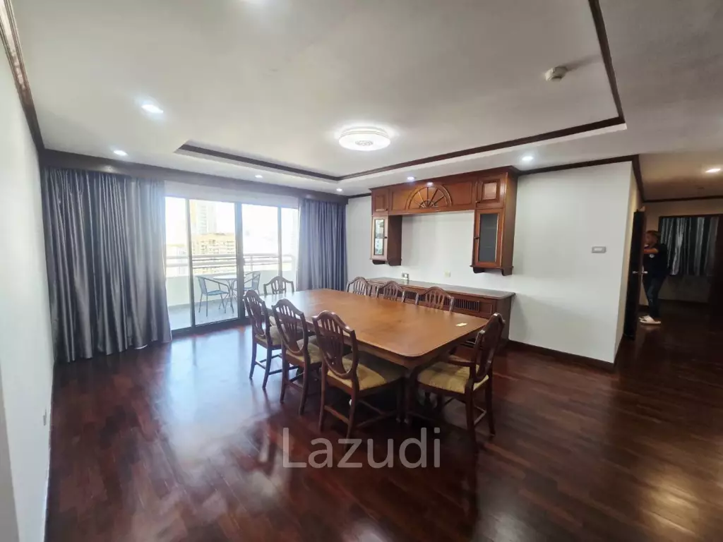 250 sqm high floor condo Regent on the Park 1 Khlong Toei Bangkok