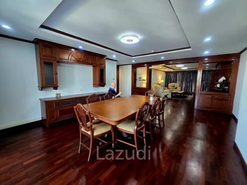 250 sqm high floor condo Regent on the Park 1 Khlong Toei Bangkok