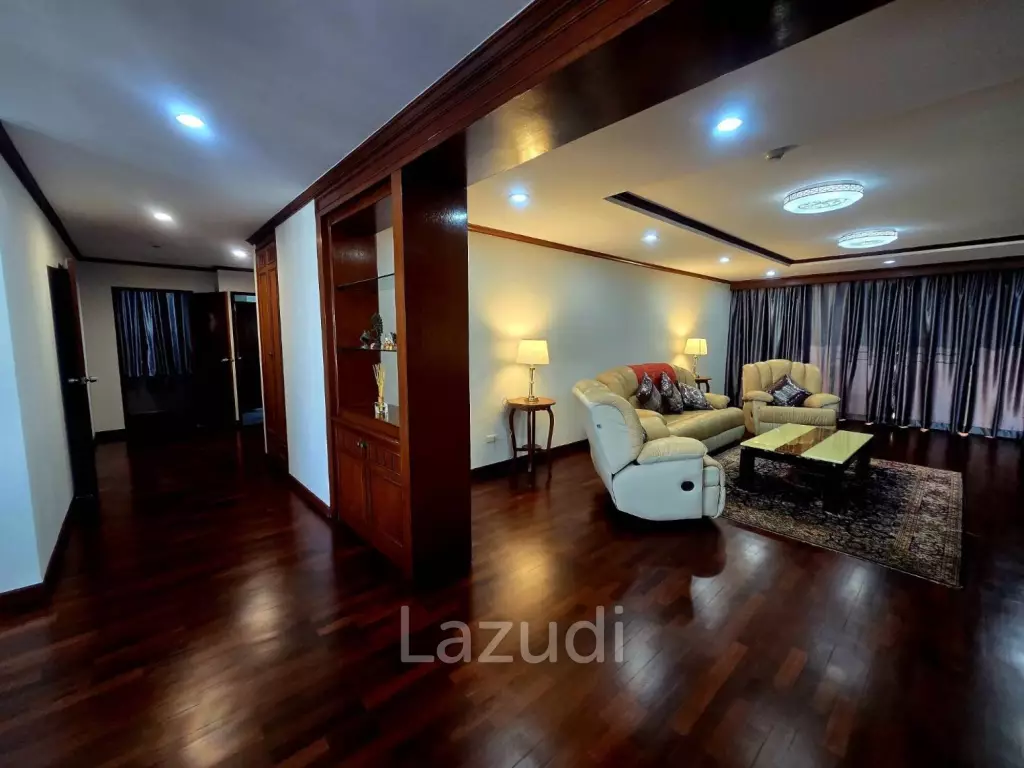 250 sqm high floor condo Regent on the Park 1 Khlong Toei Bangkok