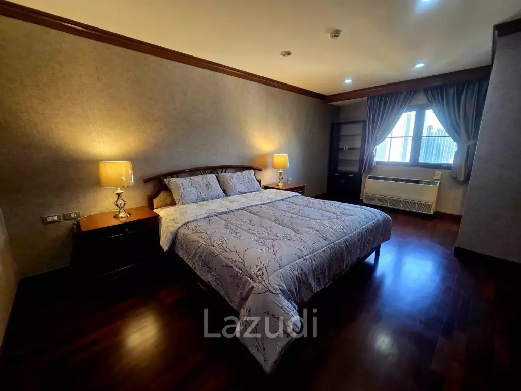 250 sqm high floor condo Regent on the Park 1 Khlong Toei Bangkok
