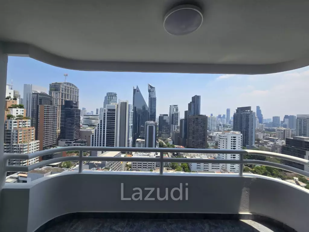 250 sqm high floor condo Regent on the Park 1 Khlong Toei Bangkok