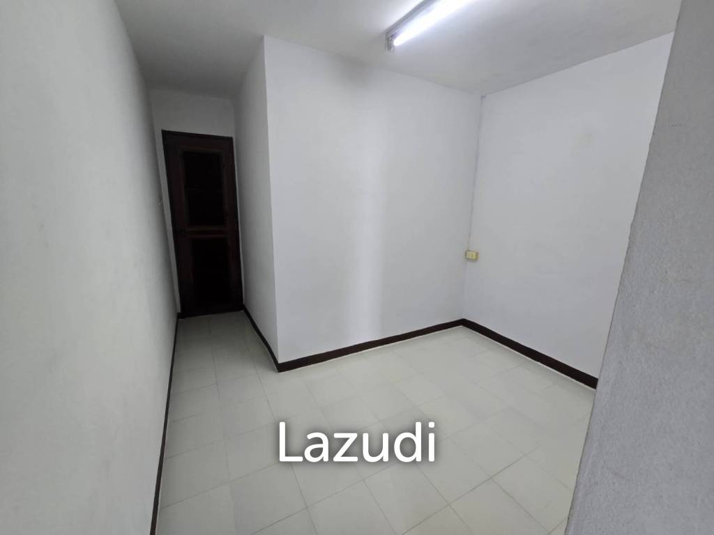 250 sqm high floor condo Regent on the Park 1 Khlong Toei Bangkok
