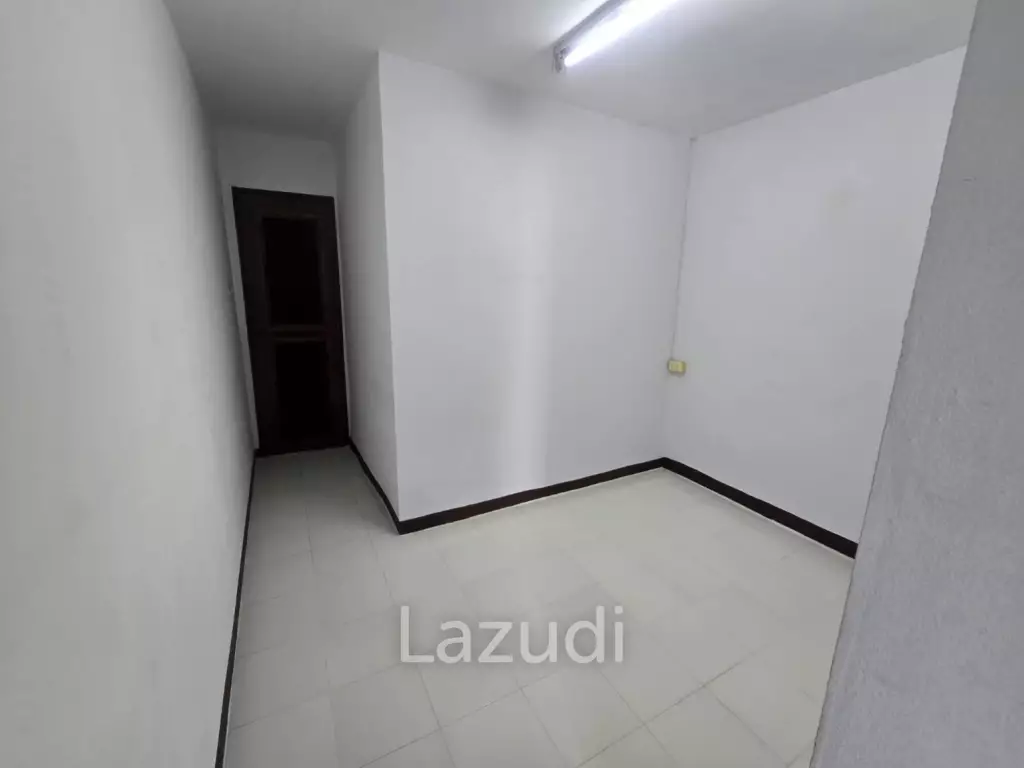 250 sqm high floor condo Regent on the Park 1 Khlong Toei Bangkok