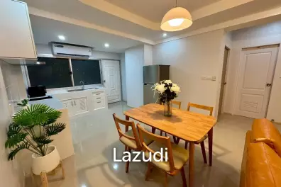 72 sqm 2 Bedroom Condo on 14th Floor in Huai Khwang Bangkok
