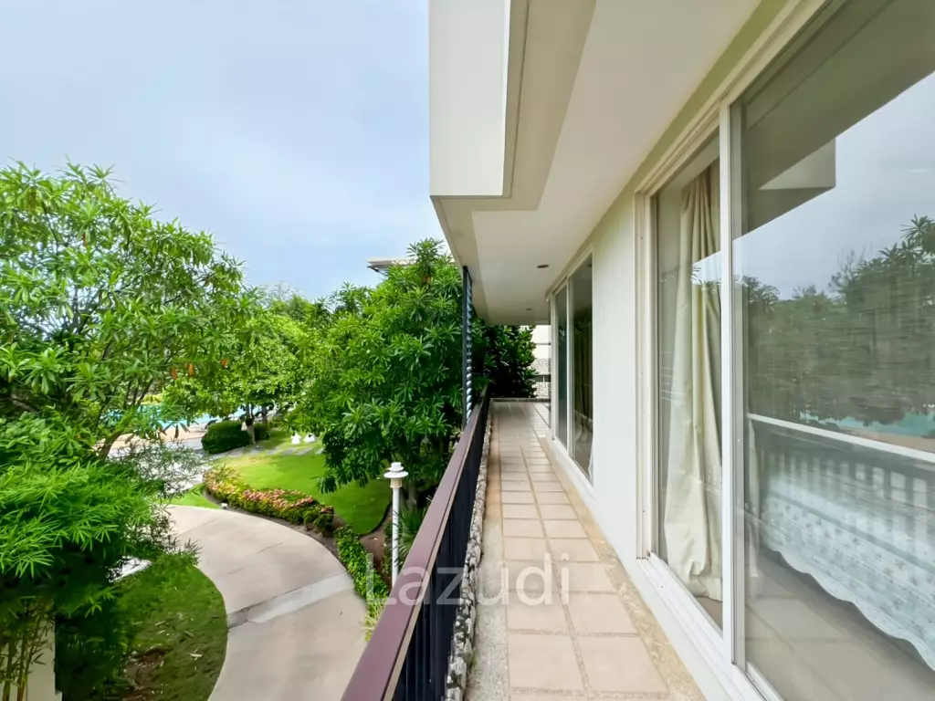 คอนโดหรู 225 ตร.ม. 3 ห้องนอนวิวทะเลในบ้านนับคลื่น