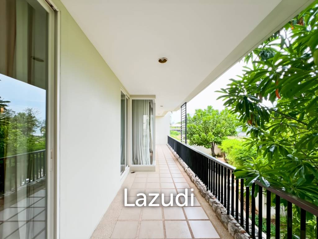 คอนโดหรู 225 ตร.ม. 3 ห้องนอนวิวทะเลในบ้านนับคลื่น