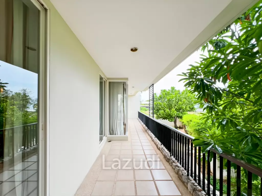 คอนโดหรู 225 ตร.ม. 3 ห้องนอนวิวทะเลในบ้านนับคลื่น