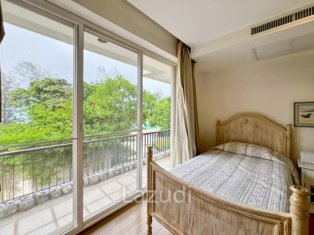 คอนโดหรู 225 ตร.ม. 3 ห้องนอนวิวทะเลในบ้านนับคลื่น