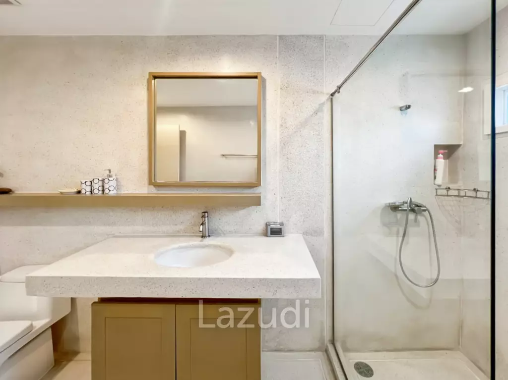 คอนโดหรู 225 ตร.ม. 3 ห้องนอนวิวทะเลในบ้านนับคลื่น