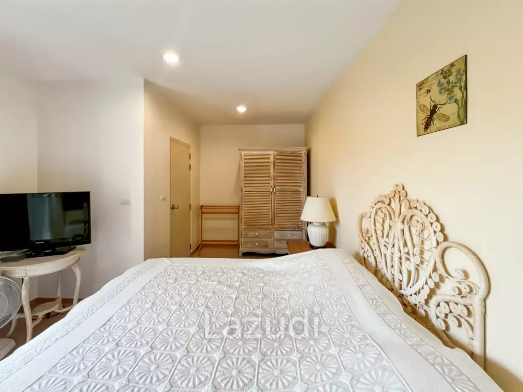คอนโดหรู 225 ตร.ม. 3 ห้องนอนวิวทะเลในบ้านนับคลื่น