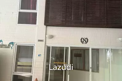 4 BED TOWNHOUSE  NEAR THE BEACH