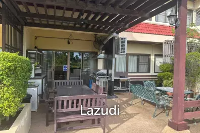 4 BED TOWNHOUSE  NEAR THE BEACH