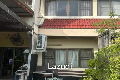 4 BED TOWNHOUSE  NEAR THE BEACH