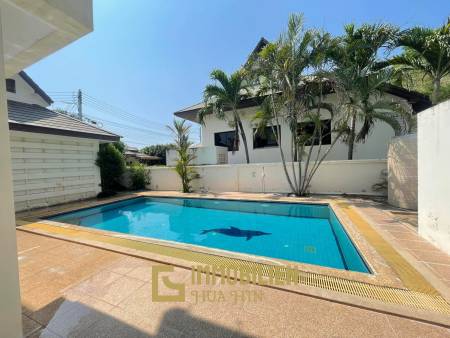 Nice Breeze 5 170 sqm Pool Villa in Huahin