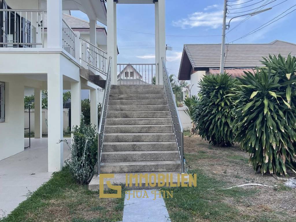 Nice Breeze 5 170 sqm Pool Villa in Huahin