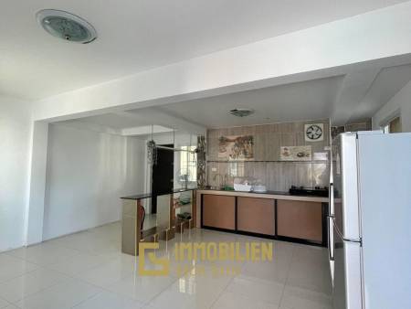 Nice Breeze 5 170 sqm Pool Villa in Huahin