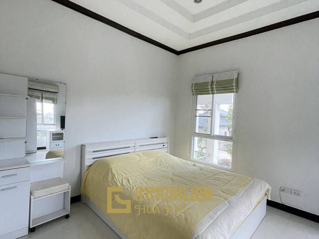 Nice Breeze 5 170 sqm Pool Villa in Huahin