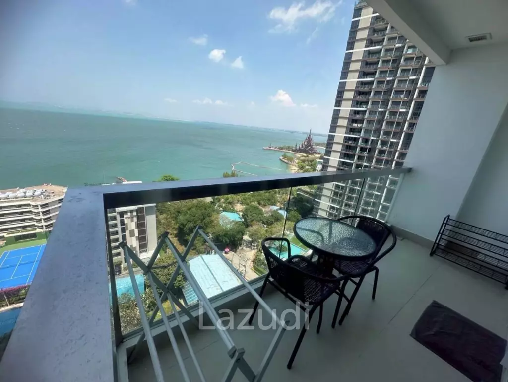 High-Floor Modern Studio at The Palm Wongamat