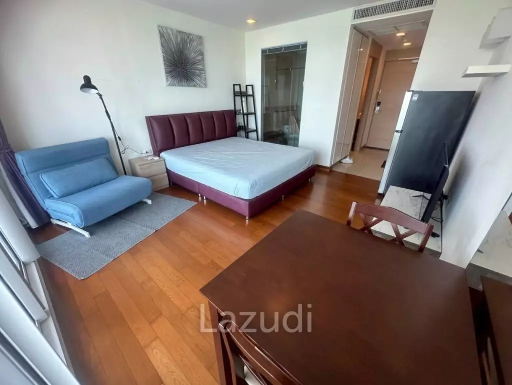 High-Floor Modern Studio at The Palm Wongamat