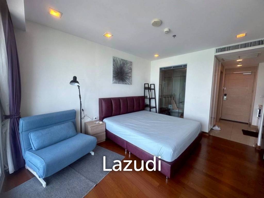 High-Floor Modern Studio at The Palm Wongamat